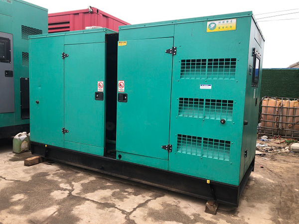 翔安怎样合理控制磷酸铁锂蓄电池的充放电倍率以延长其使用寿命？